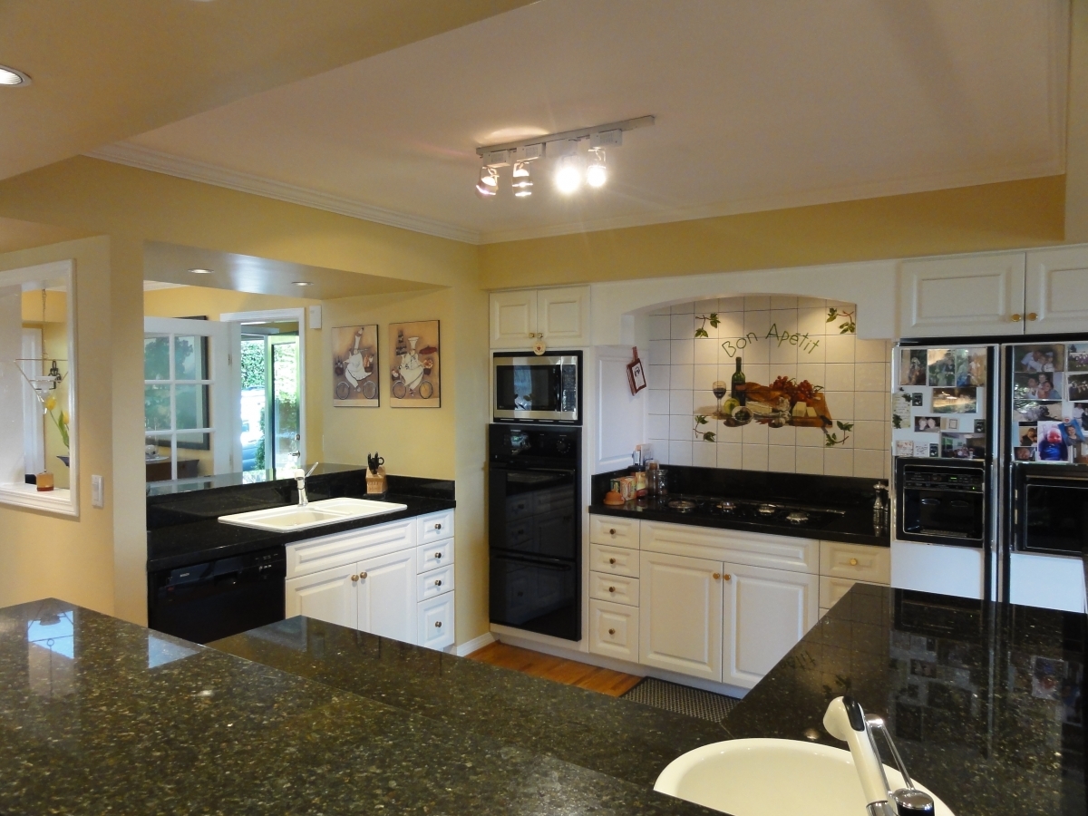 Crescent Drive kitchen 1.JPG at 2540 Crescent Drive, Crescent Bch Ocean Pk., South Surrey White Rock